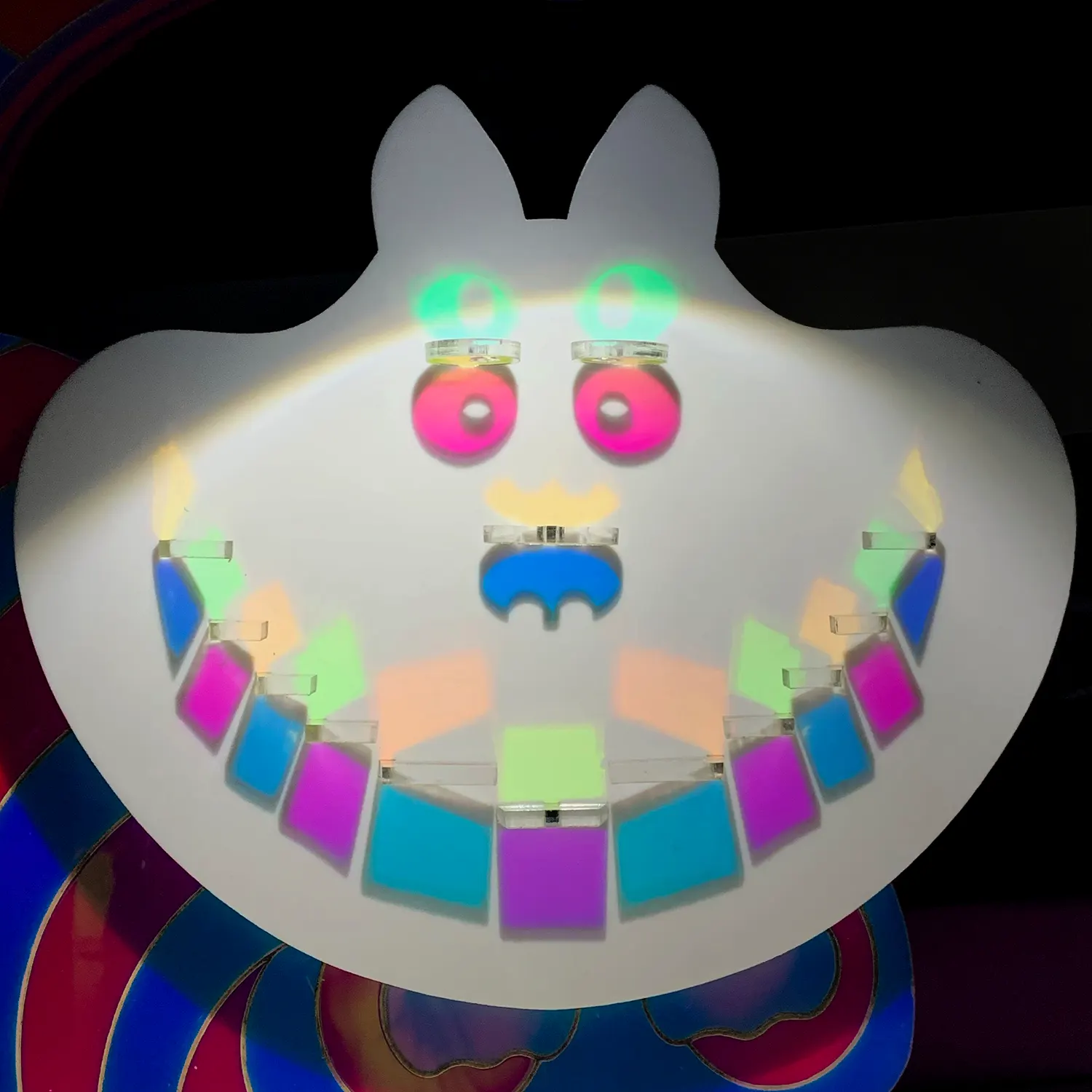 Aidan_Lincoln_Fowler_Cheshire_Cat_Dichroic_LightArt_ArtToy_LightSculpture