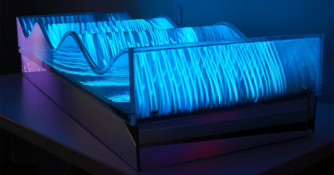 Aidan_Lincoln_Fowler_Lenticular_Wave_Box_LightArt_Light_Art_Sculpture_LED_MadMapper_Teensy_Installation_2.png