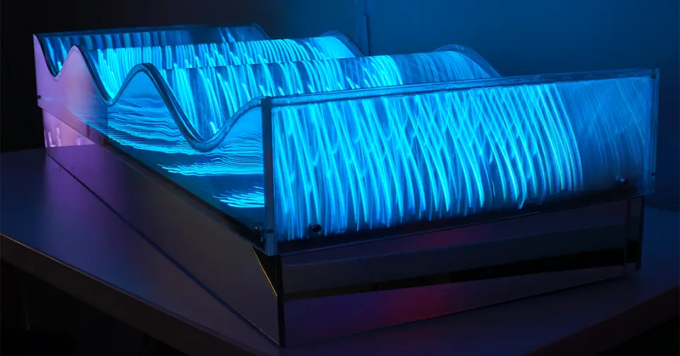 Aidan_Lincoln_Fowler_Lenticular_Wave_Box_LightArt_Light_Art_Sculpture_LED_MadMapper_Teensy_Installation_2.png