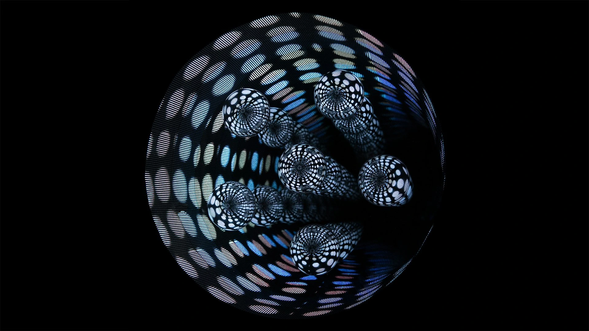 SphereMirrorSquare.jpg