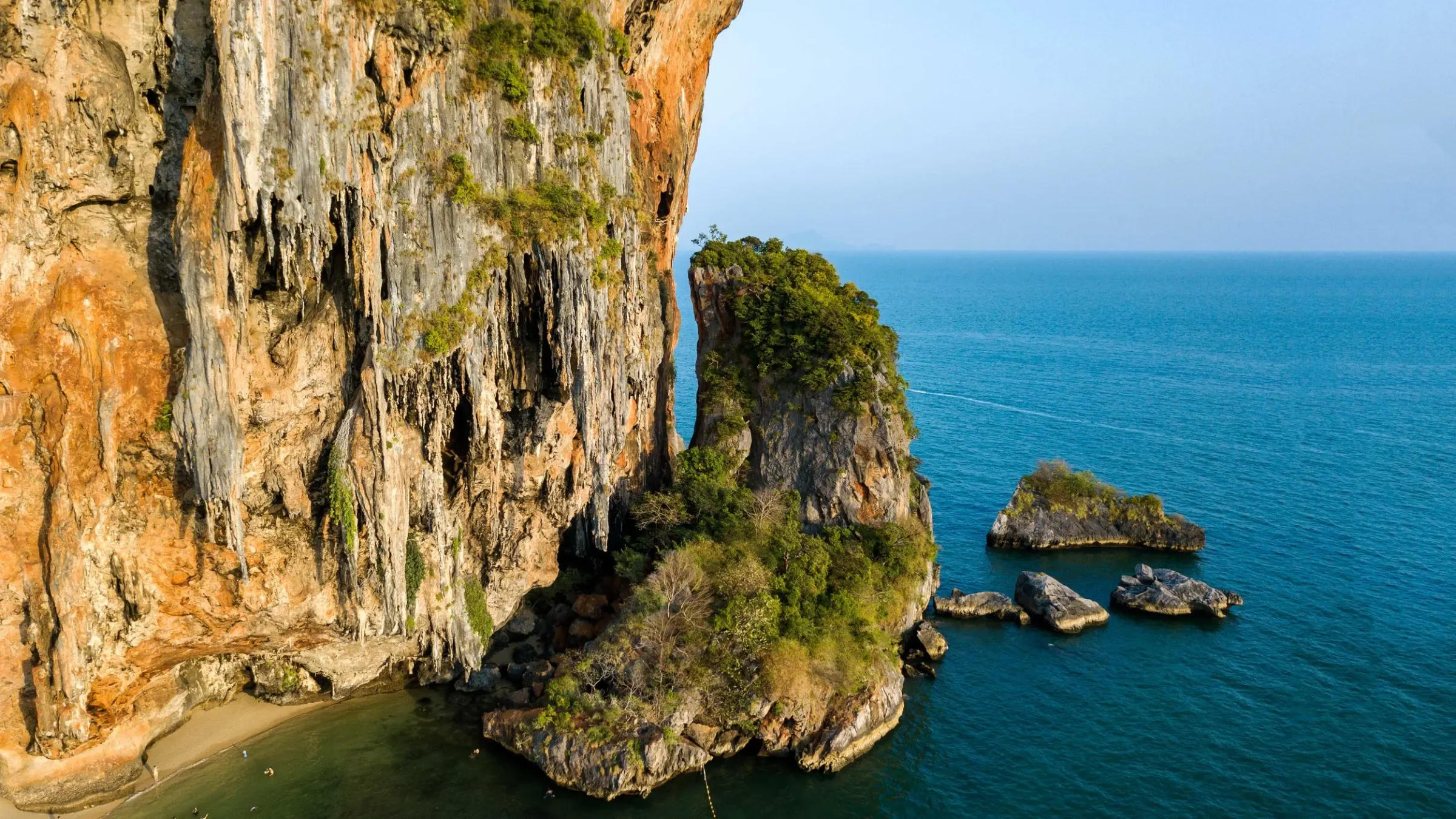 Aidan_Lincoln_Fowler_Drone_Aerial_Photography_Thailand_Railay_Beach_2