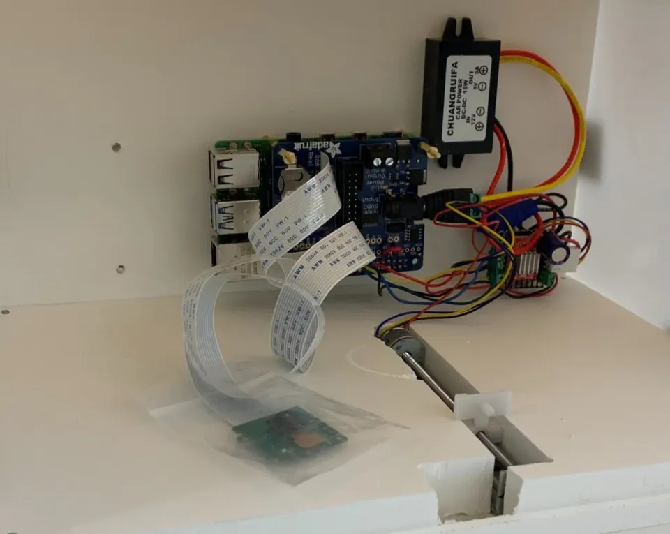 BlurClockLEDTime_ITP_NYU_V1_Inside